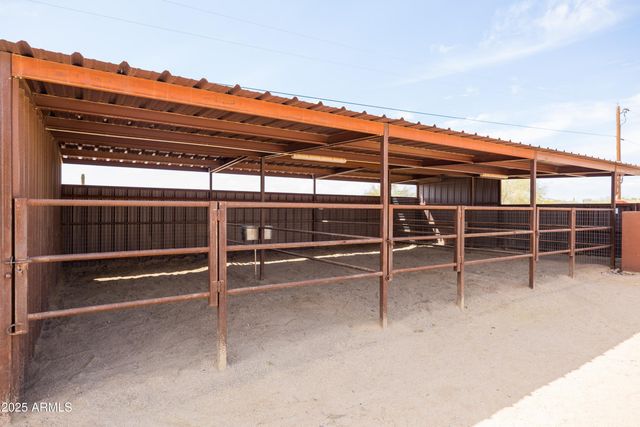 43011 N 18th Street, New River, AZ 85087