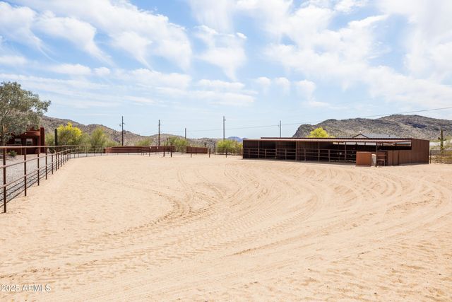 43011 N 18th Street, New River, AZ 85087