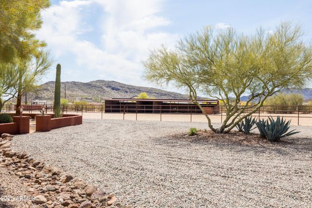 43011 N 18th Street, New River, AZ 85087