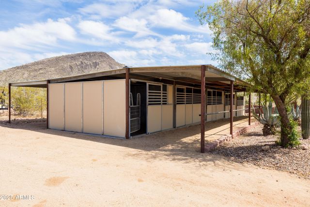 43011 N 18th Street, New River, AZ 85087