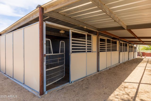 43011 N 18th Street, New River, AZ 85087