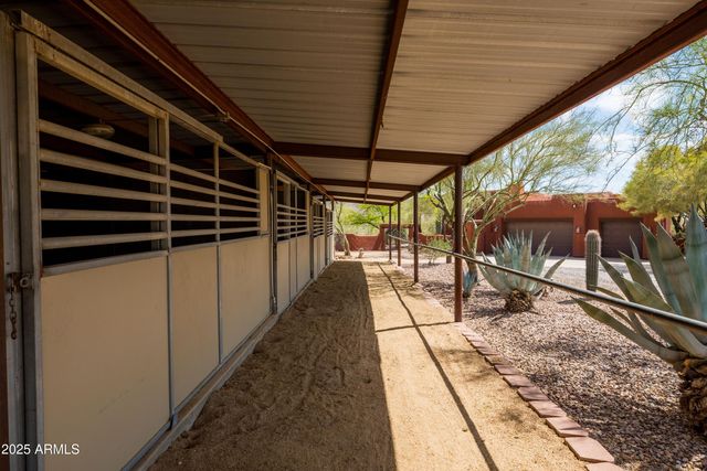 43011 N 18th Street, New River, AZ 85087