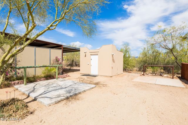 43011 N 18th Street, New River, AZ 85087