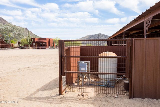 43011 N 18th Street, New River, AZ 85087