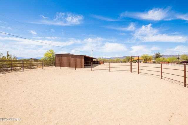 43011 N 18th Street, New River, AZ 85087