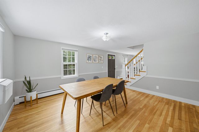 24 Manchester Road, Amherst, NH 03031