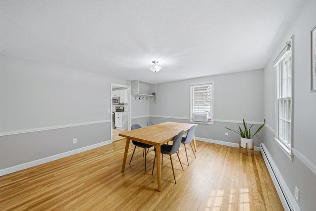 24 Manchester Road, Amherst, NH 03031