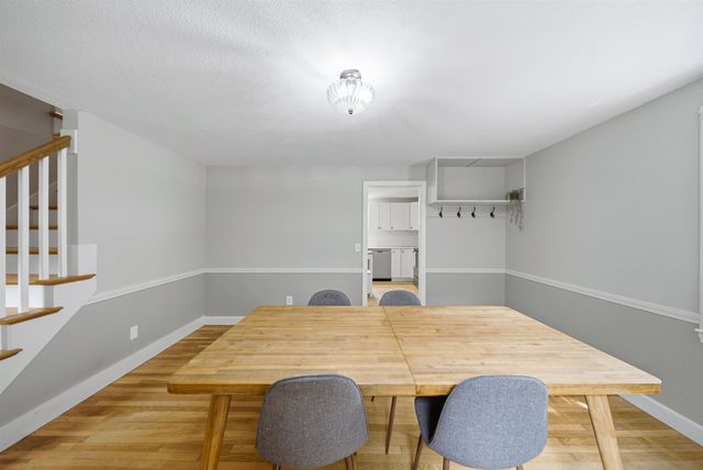 24 Manchester Road, Amherst, NH 03031