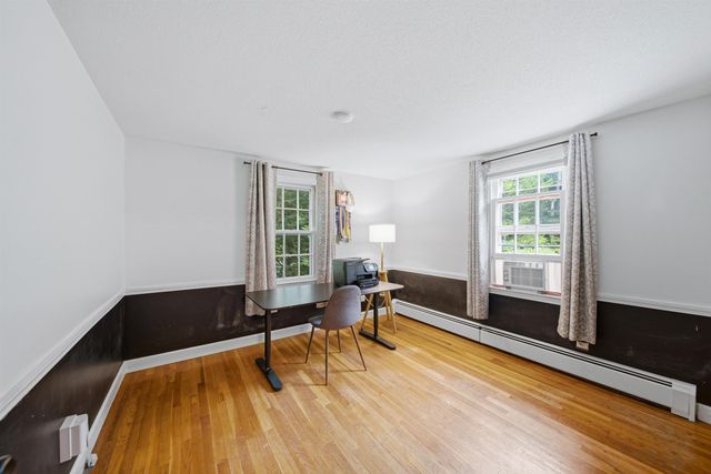 24 Manchester Road, Amherst, NH 03031