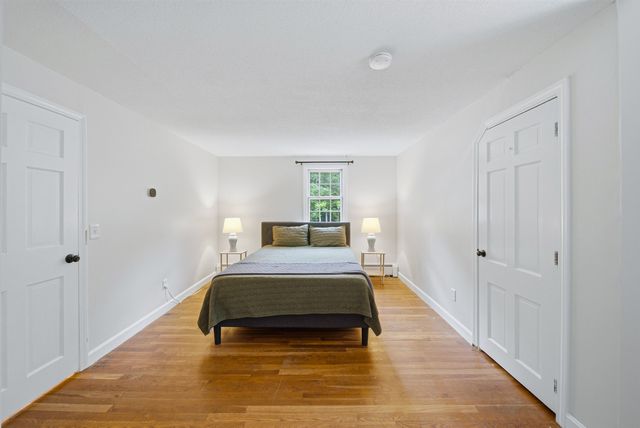 24 Manchester Road, Amherst, NH 03031