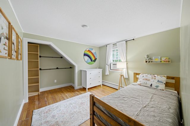 24 Manchester Road, Amherst, NH 03031