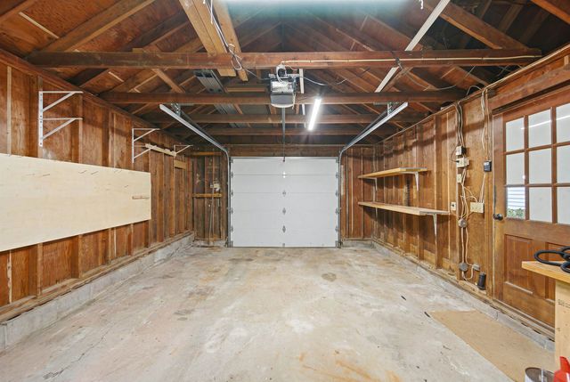 24 Manchester Road, Amherst, NH 03031