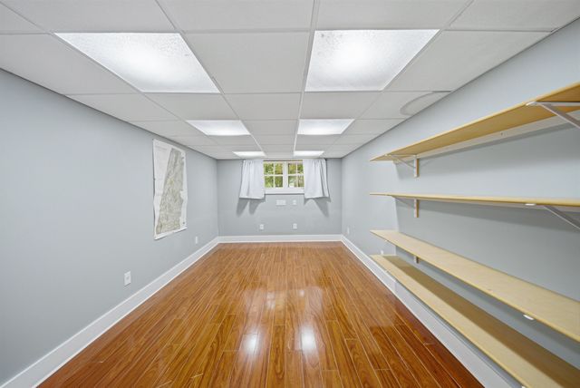 24 Manchester Road, Amherst, NH 03031