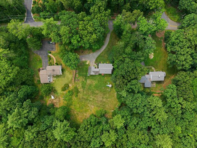 24 Manchester Road, Amherst, NH 03031