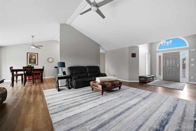 48274 Beacon Square Drive, Macomb Township, MI 48044