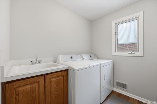 48274 Beacon Square Drive, Macomb Township, MI 48044