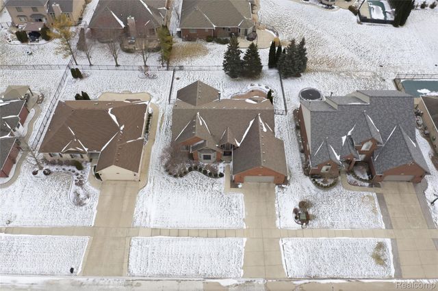 48274 Beacon Square Drive, Macomb Township, MI 48044