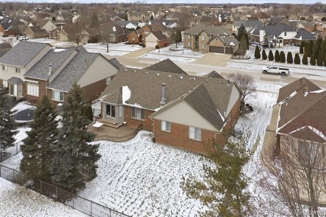 48274 Beacon Square Drive, Macomb Township, MI 48044