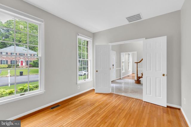 8006 COMERFORD DR, Fairfax Station, VA 22039
