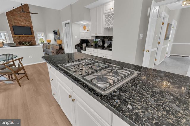 8006 COMERFORD DR, Fairfax Station, VA 22039