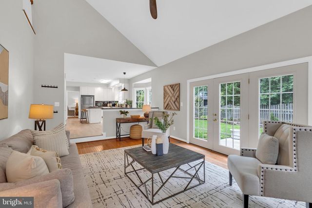 8006 COMERFORD DR, Fairfax Station, VA 22039