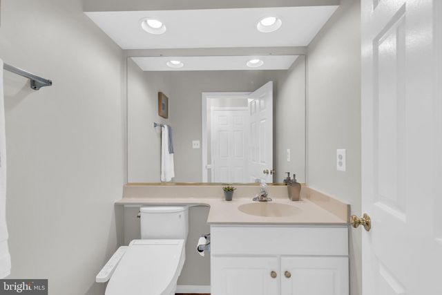 8006 COMERFORD DR, Fairfax Station, VA 22039