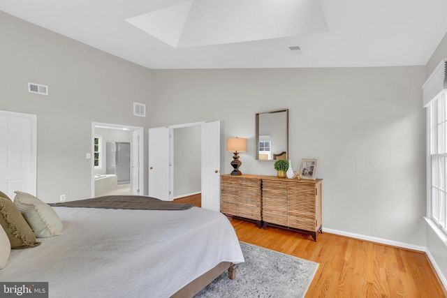8006 COMERFORD DR, Fairfax Station, VA 22039