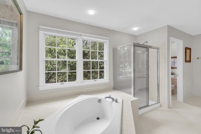 8006 COMERFORD DR, Fairfax Station, VA 22039