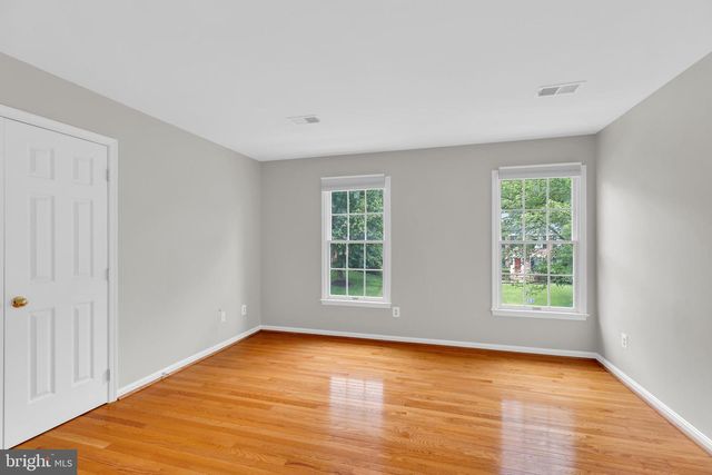 8006 COMERFORD DR, Fairfax Station, VA 22039