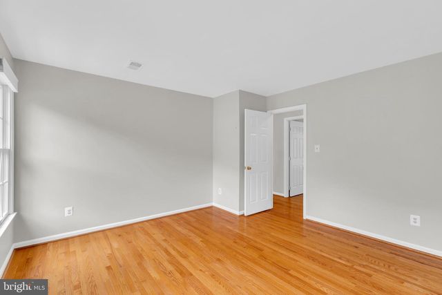 8006 COMERFORD DR, Fairfax Station, VA 22039