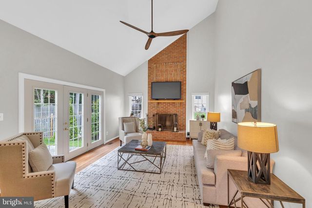 8006 COMERFORD DR, Fairfax Station, VA 22039