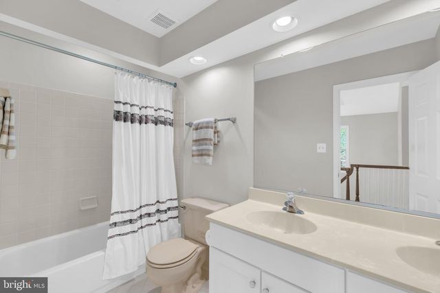 8006 COMERFORD DR, Fairfax Station, VA 22039