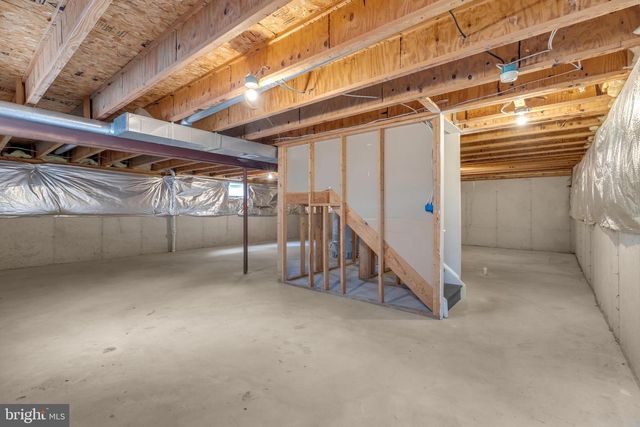 8006 COMERFORD DR, Fairfax Station, VA 22039