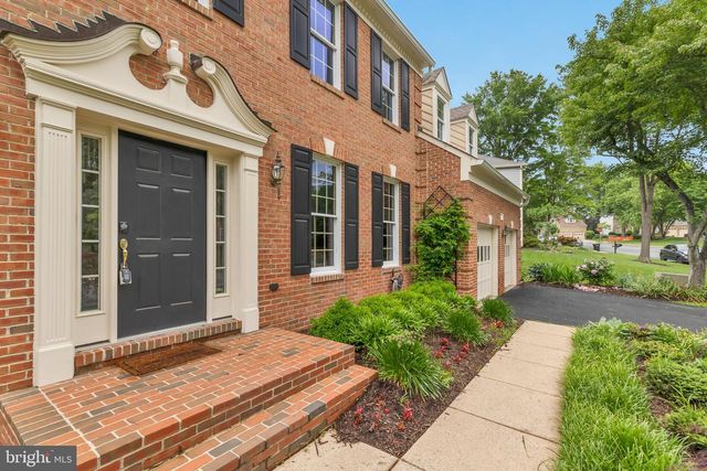 8006 COMERFORD DR, Fairfax Station, VA 22039