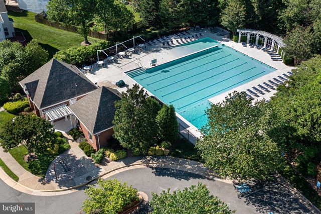 8006 COMERFORD DR, Fairfax Station, VA 22039