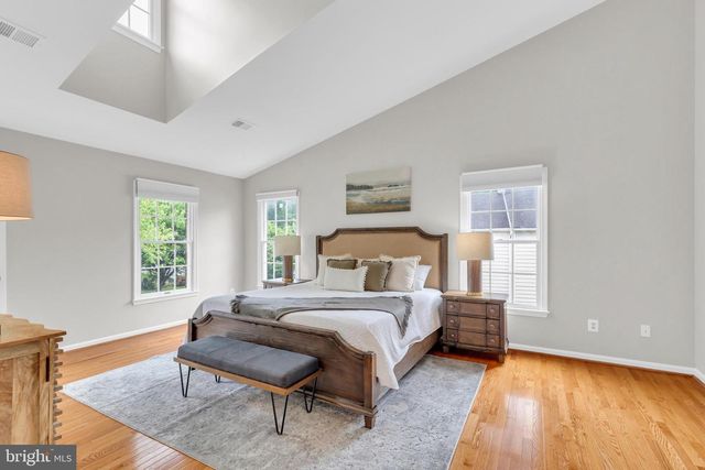 8006 COMERFORD DR, Fairfax Station, VA 22039