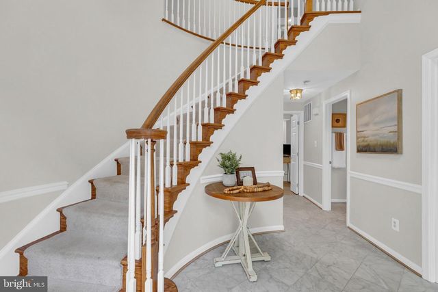 8006 COMERFORD DR, Fairfax Station, VA 22039