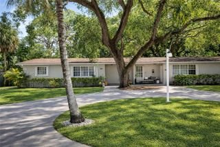 1762 NE 145th St 1760, Miami, FL 33181