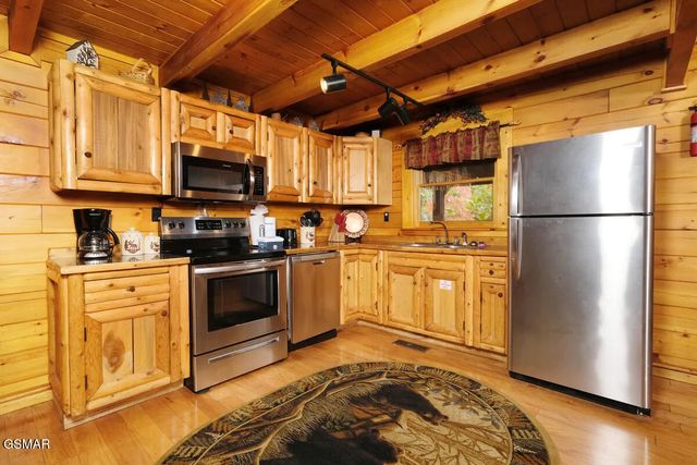 1509 Sky View Drive, Sevierville, TN 37876