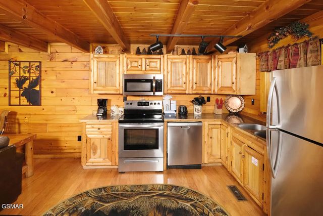 1509 Sky View Drive, Sevierville, TN 37876