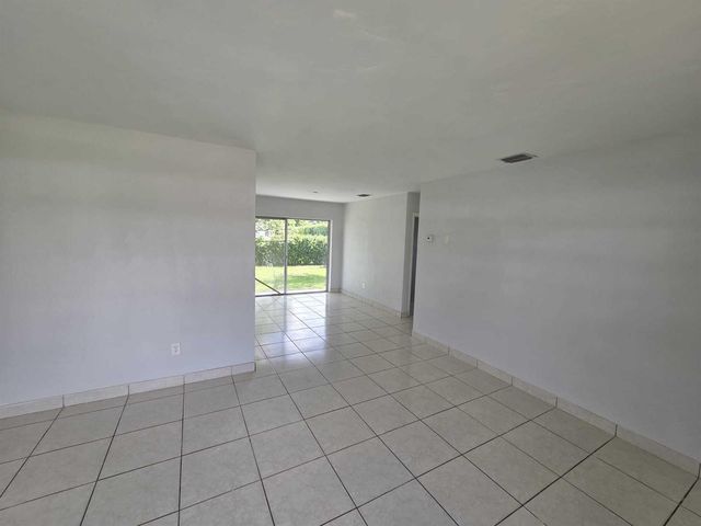 2455 NW 207th Street, Miami Gardens, FL 33056
