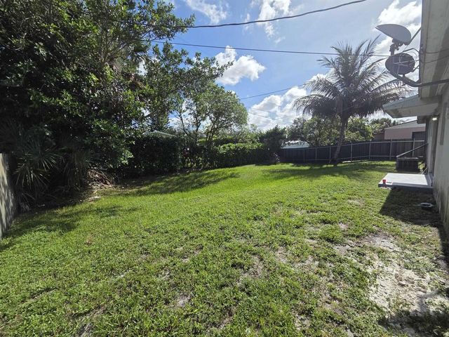 2455 NW 207th Street, Miami Gardens, FL 33056