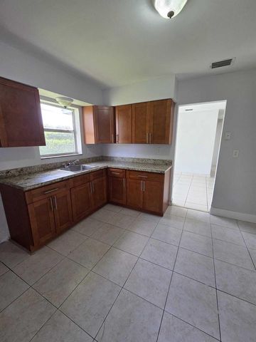 2455 NW 207th Street, Miami Gardens, FL 33056