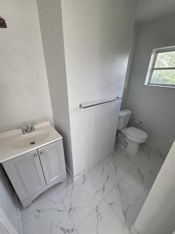 2455 NW 207th Street, Miami Gardens, FL 33056