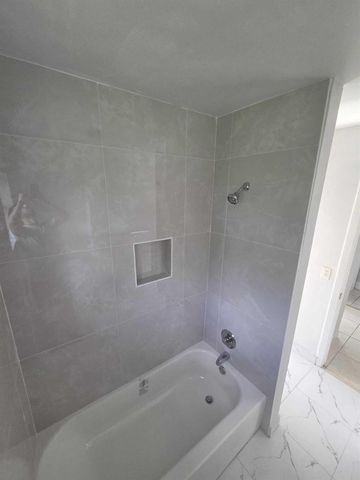 2455 NW 207th Street, Miami Gardens, FL 33056