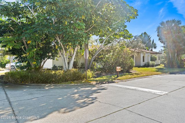 2001 Parkside Place 2001, Indian Harbour Beach, FL 32937