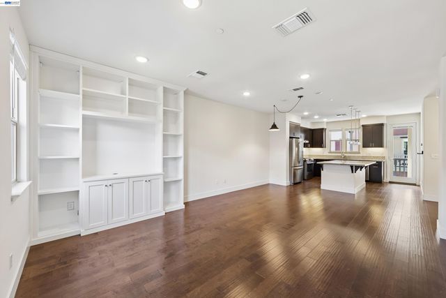 457 Diller Street, Alameda, CA 94501