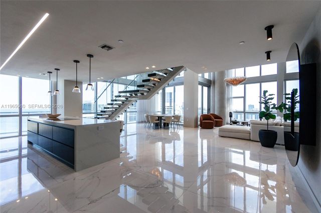 851 NE 1st Ave 4611, Miami, FL 33132