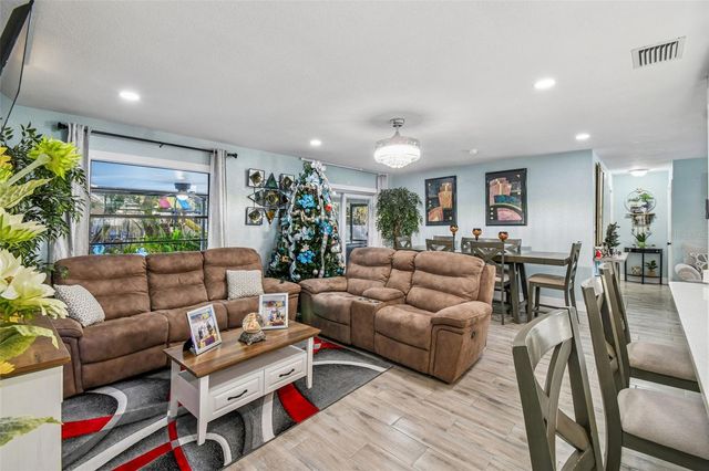 529 BISON CIRCLE, Apopka, FL 32712