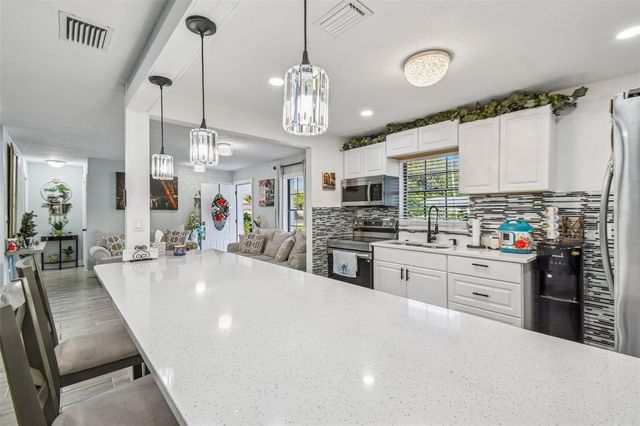 529 BISON CIRCLE, Apopka, FL 32712